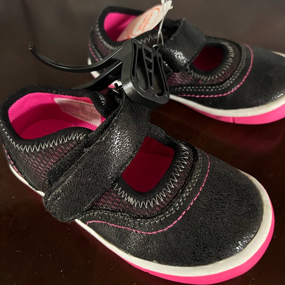 Adjustable, flexible outsole, toddler’s athletics